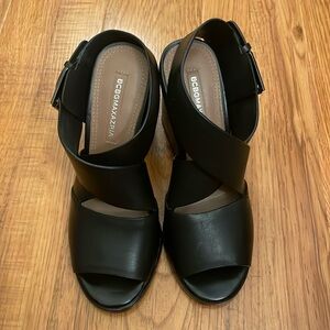 BCBGMAXAZARIA leather black chunky heel sandals with‎ straps, size 7